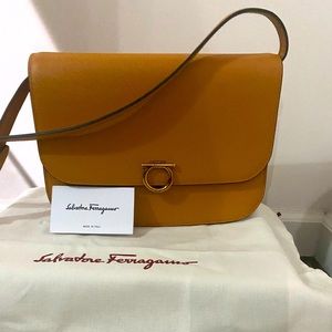 Salvatore Ferragamo Brand NEW Shoulder Bag Beige